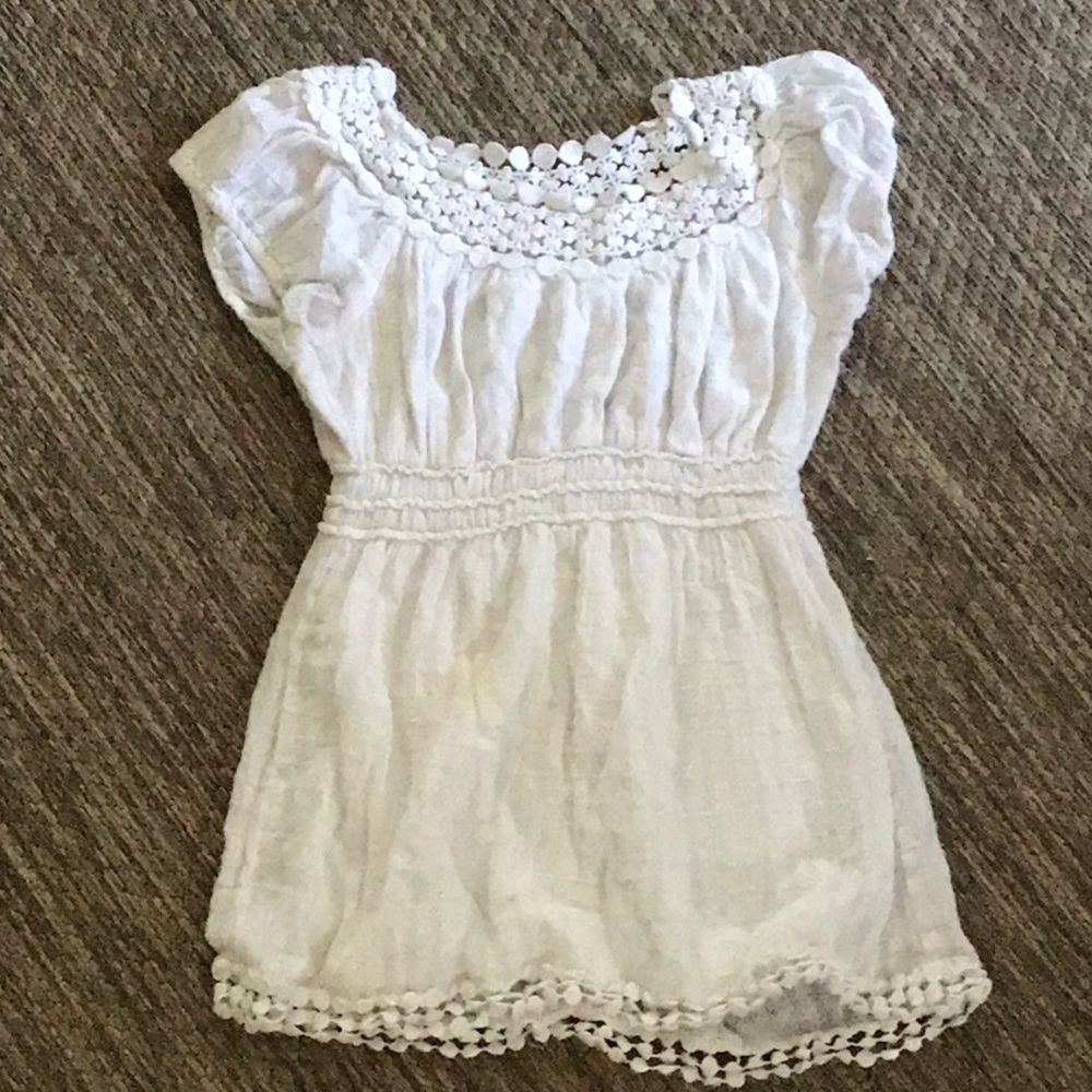 Dreamy white lace blouse: Size small.